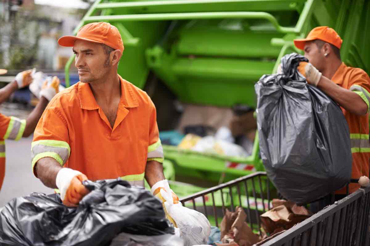 Due netturbini al lavoro