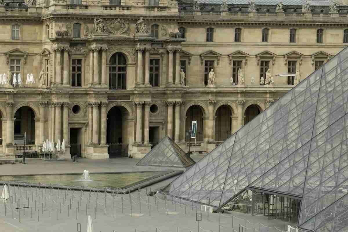 Louvre investimento da 24 milioni