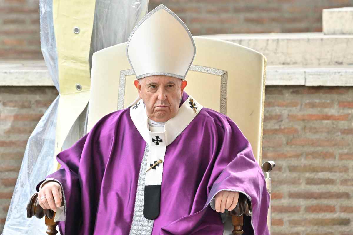papa Francesco cosa succede con l'arcivescovo