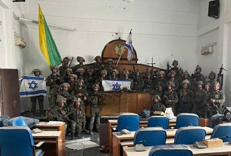 Esercito israeliano nel Parlamento di Gaza City