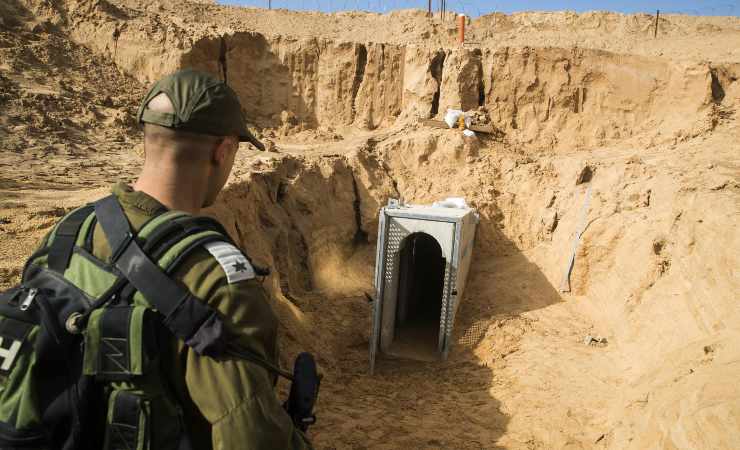 Acqua nei tunnel per annegare Hamas