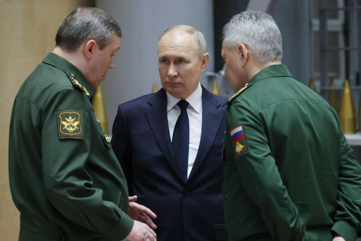 Putin e Sergei Shoigu conquistano Marinka