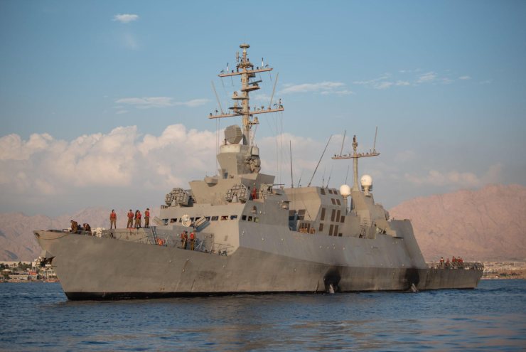 Nave nel Mar Rosso colpita dai ribelli Houthi