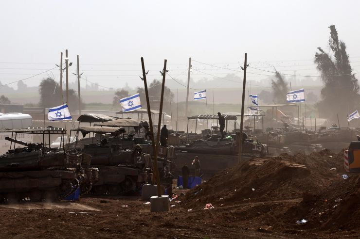 Gli israeliani subiscono gli attacchi di Hamas