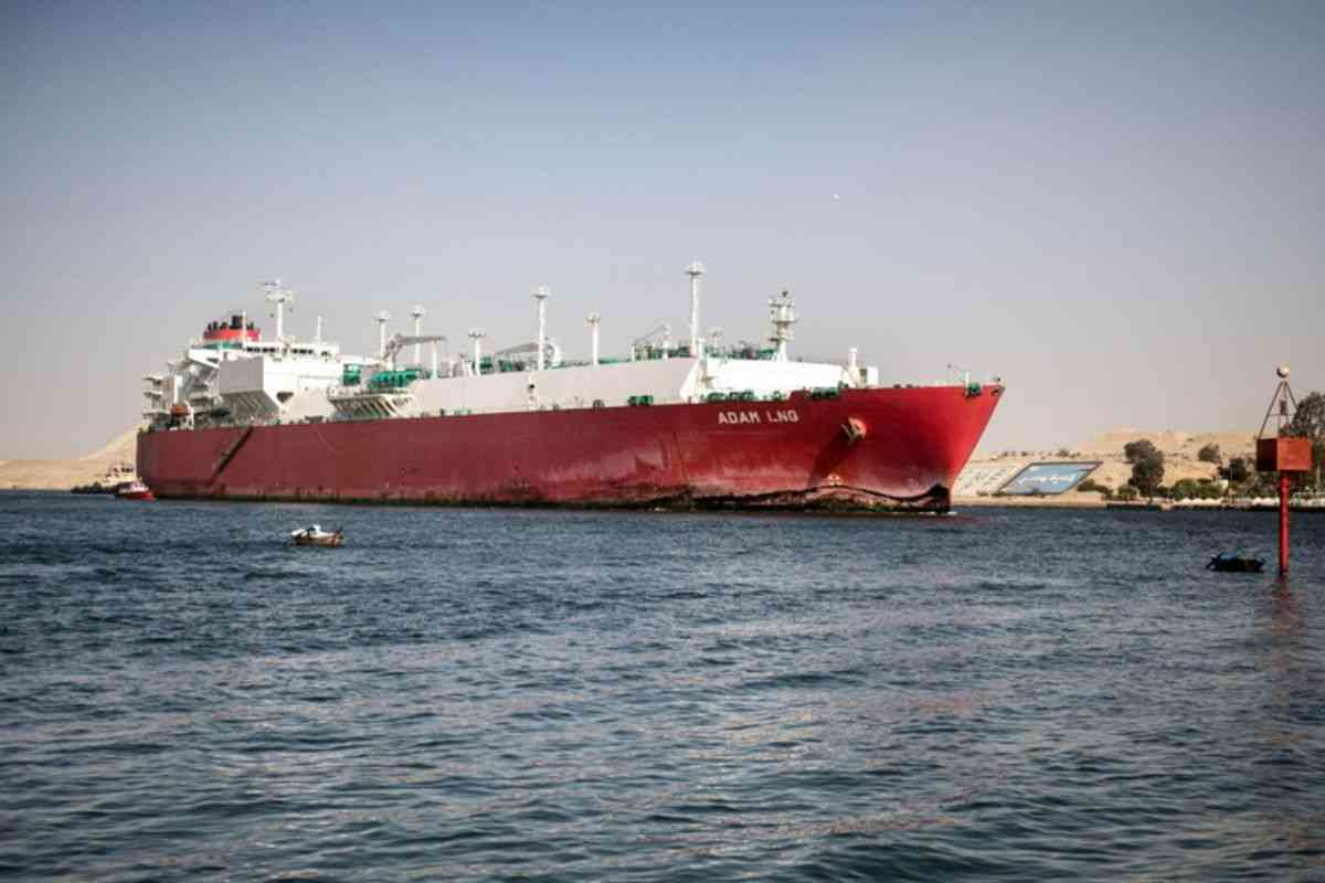 metaniere restano ferme nel Mar Rosso 